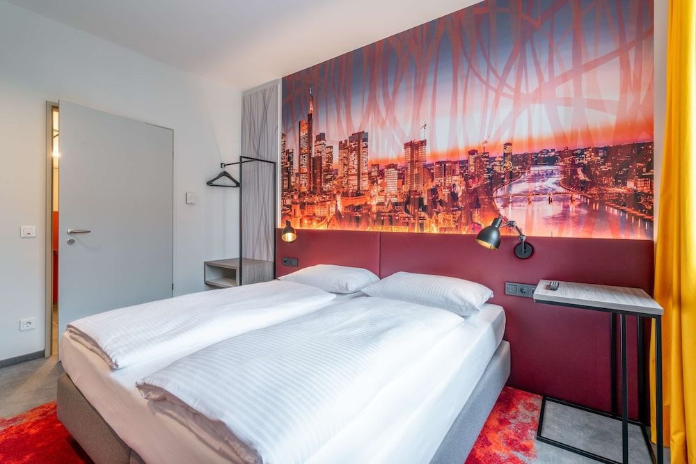 Campanile Frankfurt Offenbach Standard Room, 1 King Bed 3