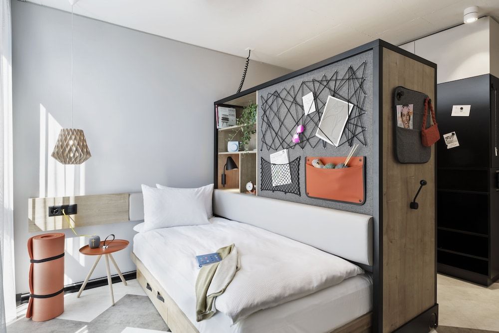 Stay KooooK Bern Wankdorf – Online Check In Studio