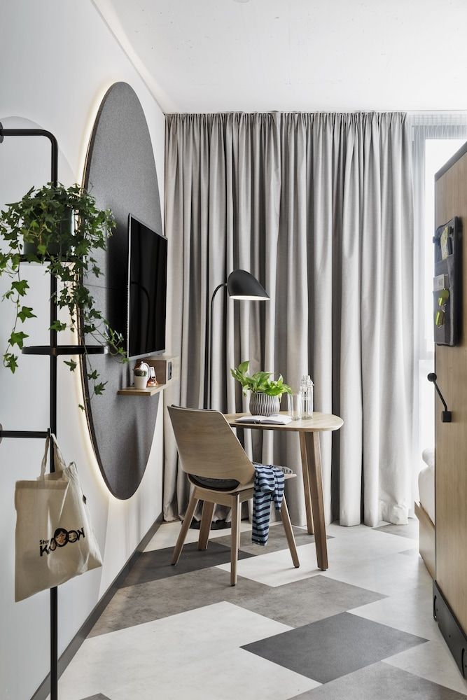 Stay KooooK Bern Wankdorf – Online Check In Studio 10