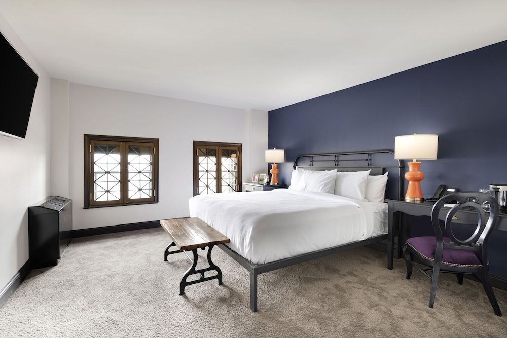 1 King Bed (Executive King Room)