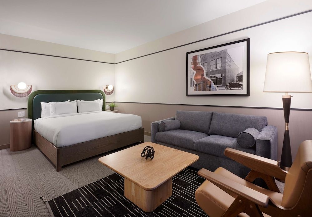 Studio Suite, 1 King Bed with Sofa bed (Bask)