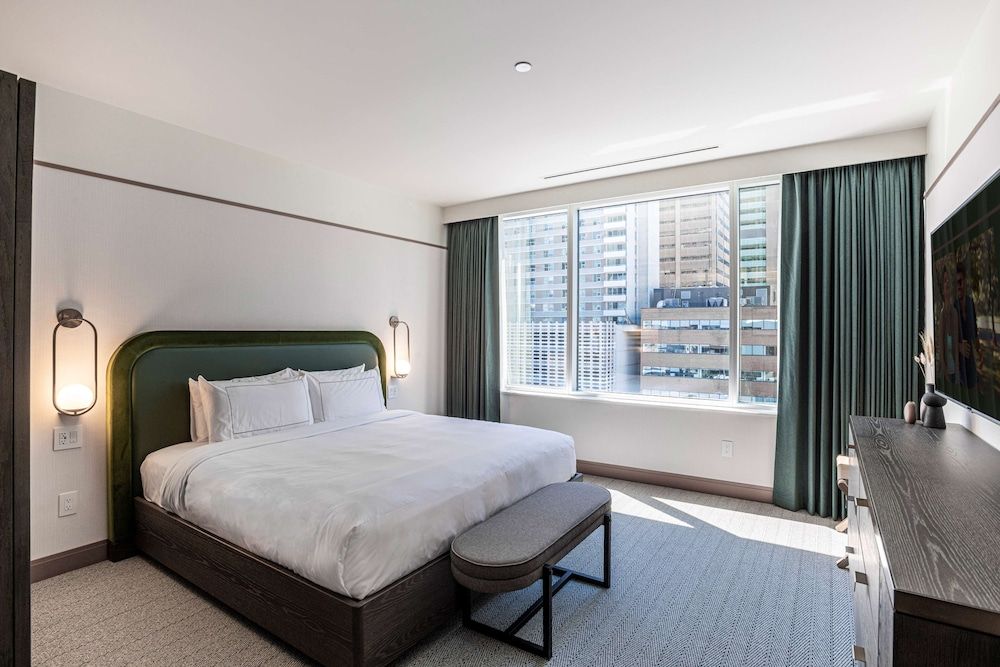 Suite, 1 King Bed with Sofa bed (Revel)