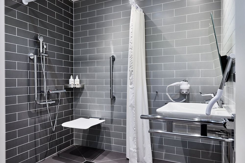 Holiday Inn Express Warsaw - The HUB by IHG Standard Room, 1 Double Bed, Accessible 6