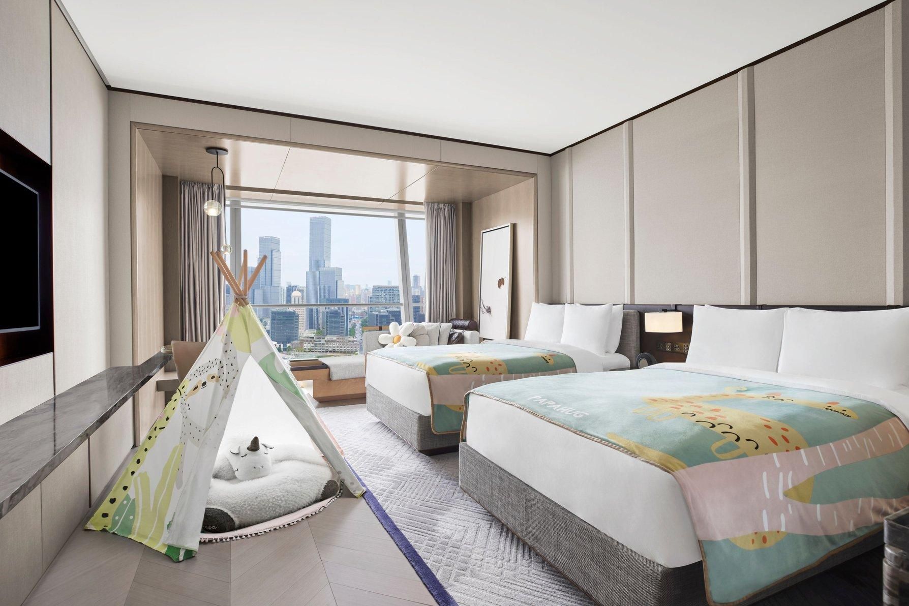 Family By Jw Room, Guest Room, 2 Double, River View