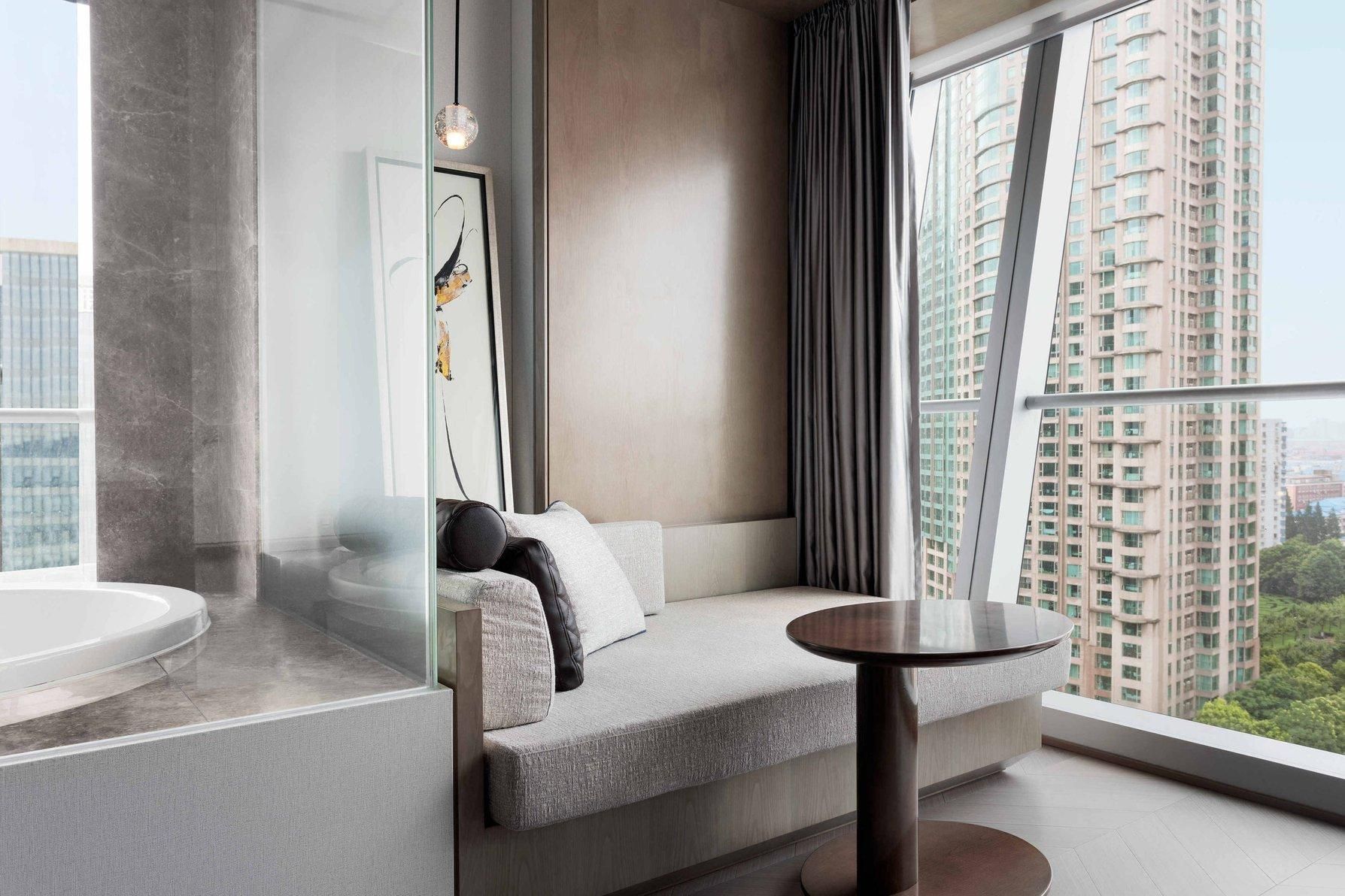 Guest room, 1 King, City view