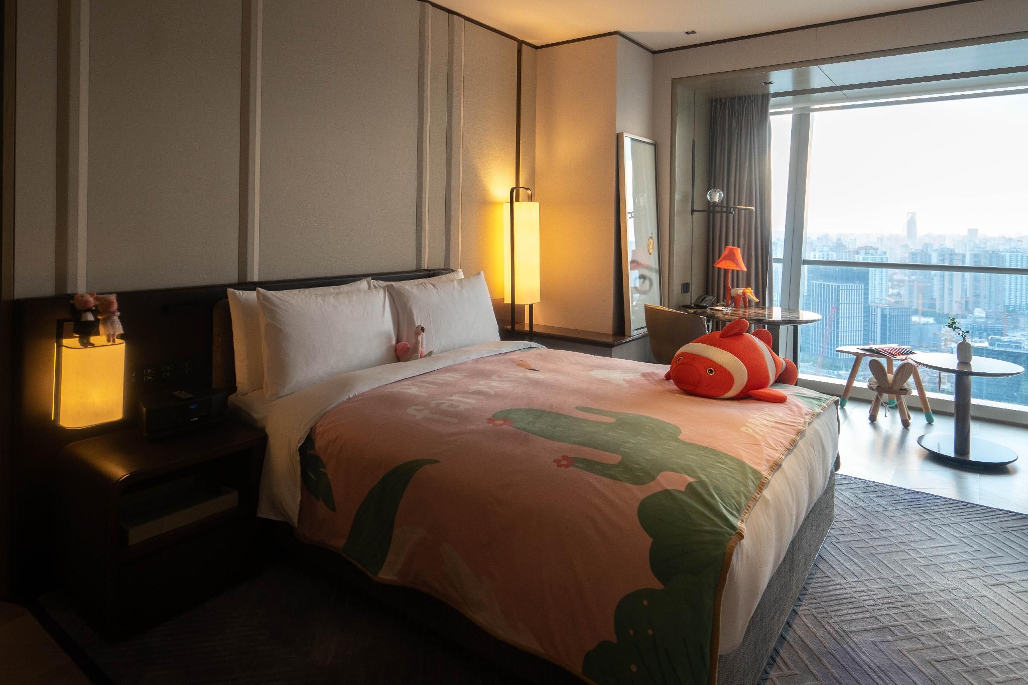 Family by JW Room, Guest room, 1 King, River view
