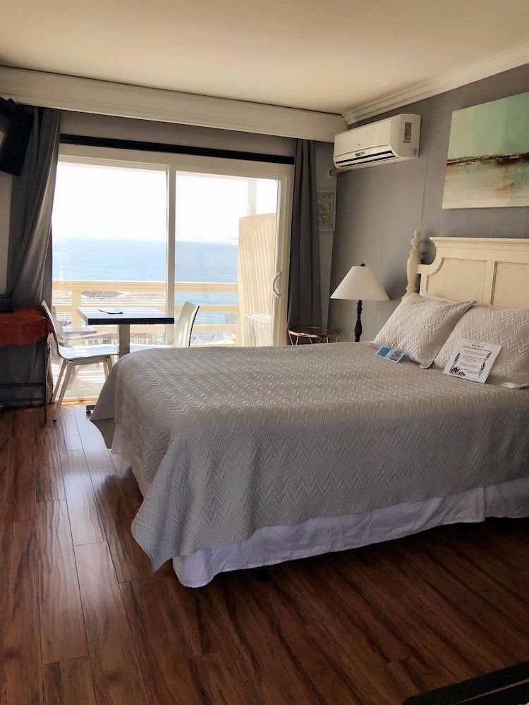 Laguna Cove Hotel Queen Room with Ocean View