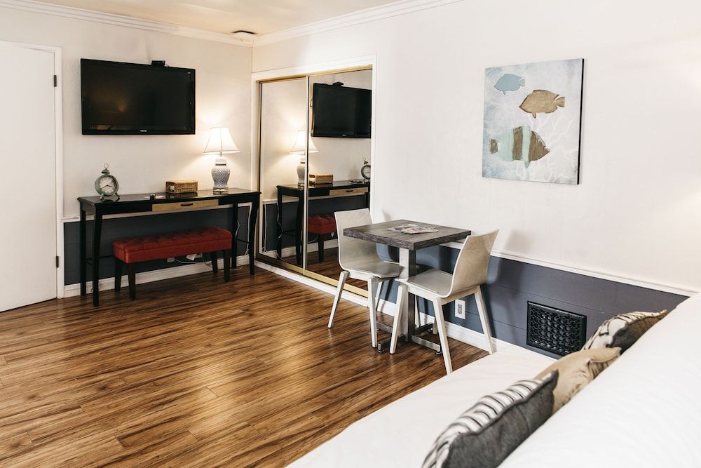 Laguna Cove Hotel Junior Suite with Balcony 7