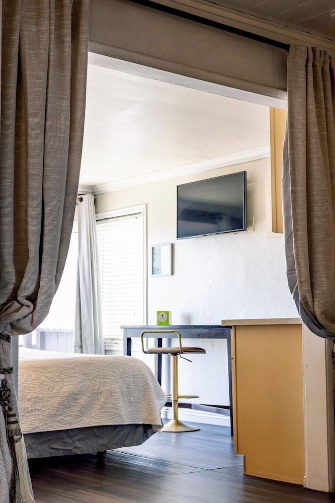 Laguna Cove Hotel Junior Suite with Balcony 6