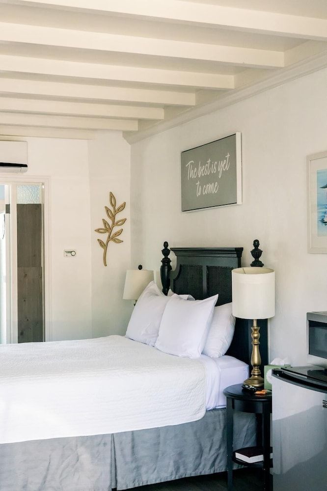 Laguna Cove Hotel Standard Room, 1 Queen Bed 4