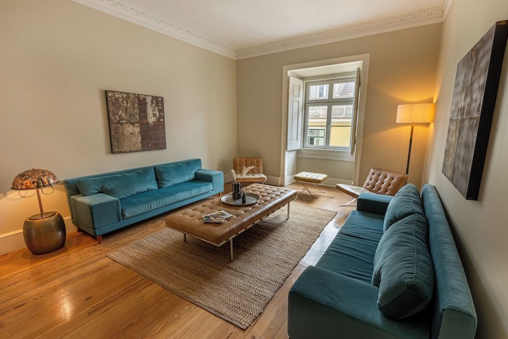 Le Consulat Deluxe 2 Bedroom Apartment 17