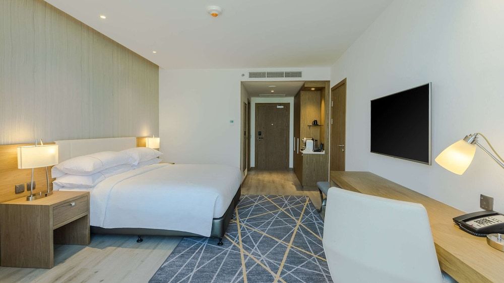 Clarion Hotel Jeddah Airport Standard Room, 1 King Bed 5