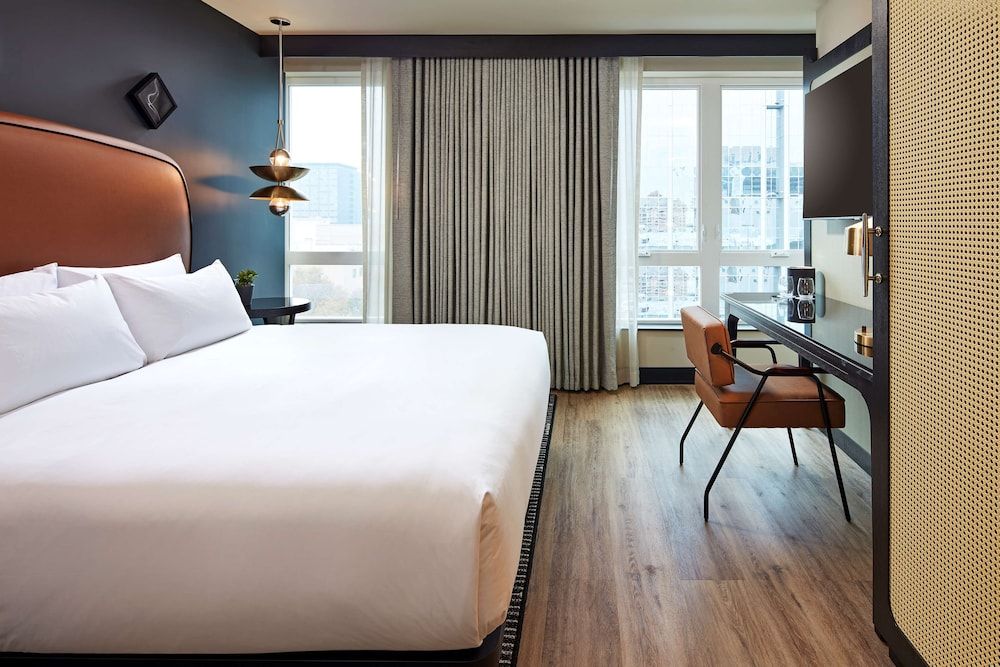 Room, 1 King Bed, Accessible, Bathtub