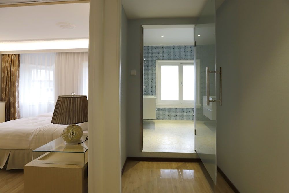 Chasse Hotel Deluxe Twin Room, 2 Twin Beds (Not Accessible by Elevator) 6