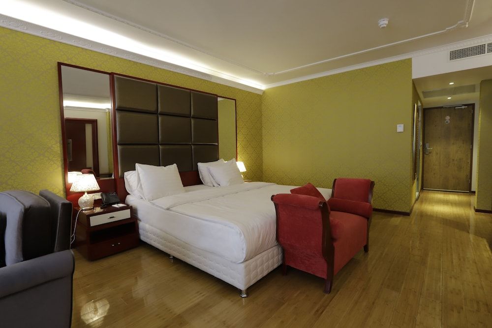 undefined Chasse Hotel 7