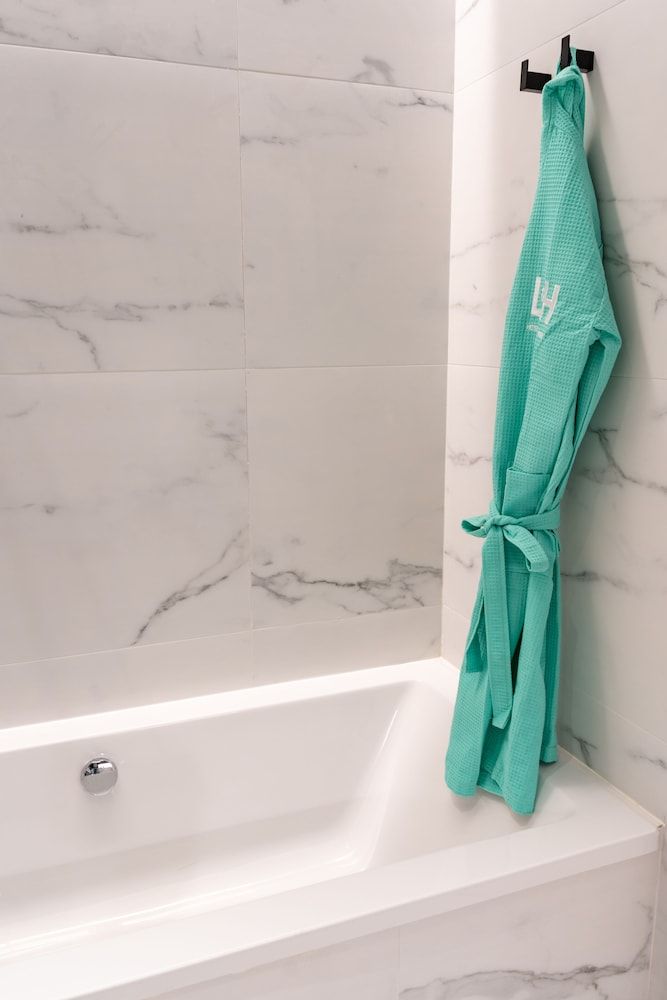 L&H Gran Via Valencia Superior Room 7