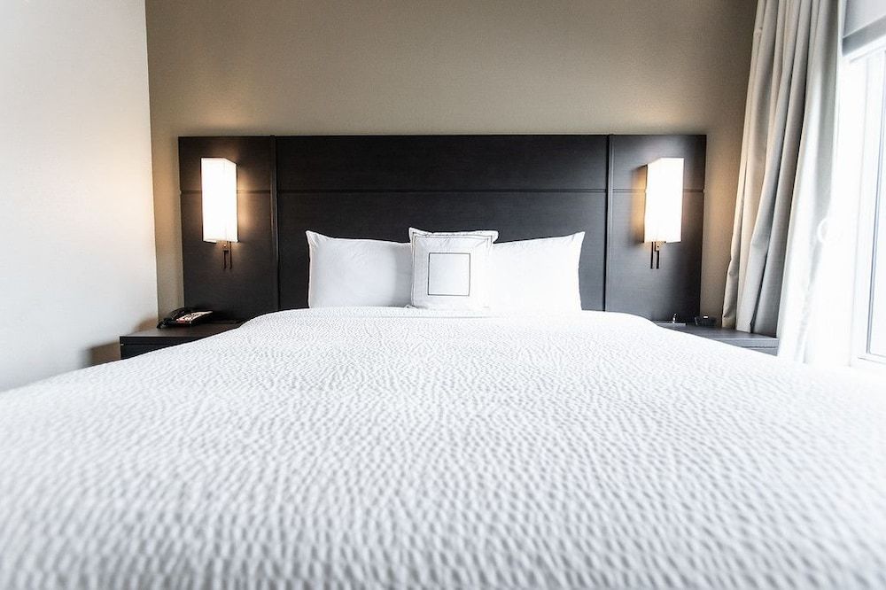 Studio, 1 King Bed with Sofa bed, Non Smoking (Mobility Accessible, Tub)