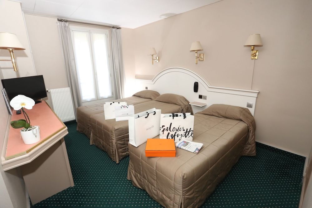 Hôtel Des Arènes Twin Room 3