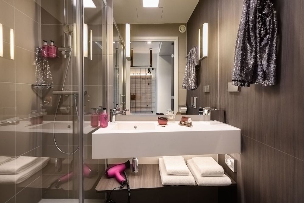 Moxy Dresden Neustadt Room, 2 Twin Beds 3