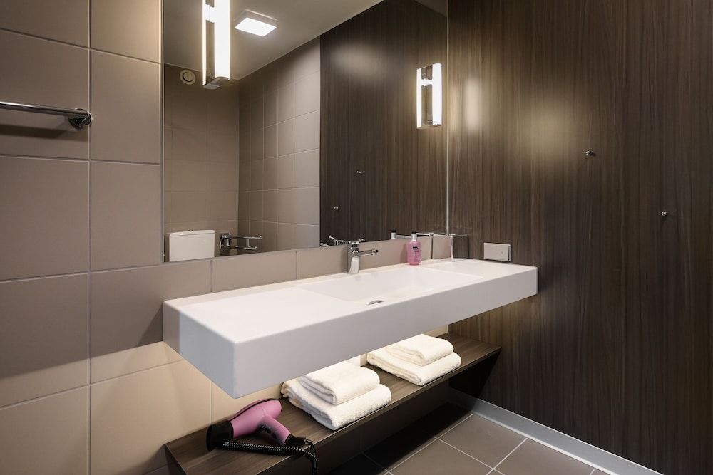 Moxy Dresden Neustadt Room, 2 Twin Beds 2