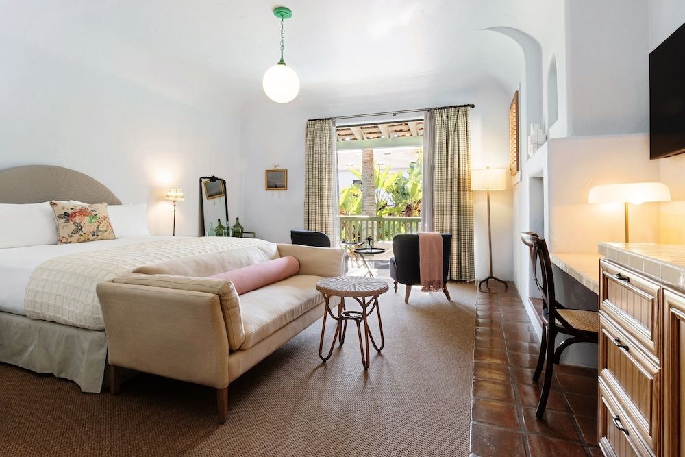 Palihouse Santa Barbara Superior Room, 1 King Bed (The Grand Studio) 8