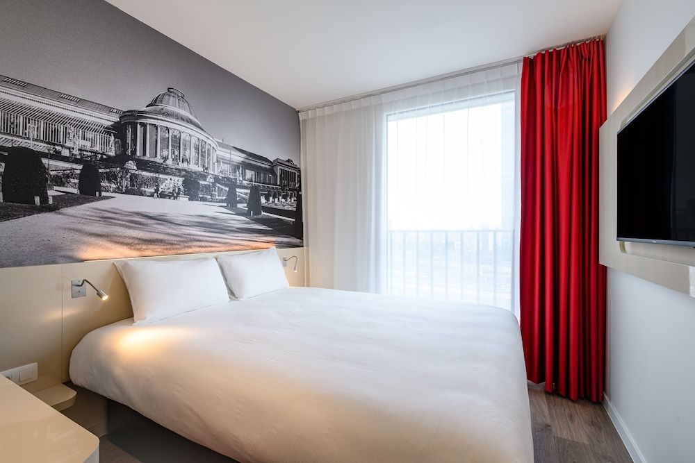 B&B HOTEL Brussels Centre Gare du Midi Classic Double Room 3