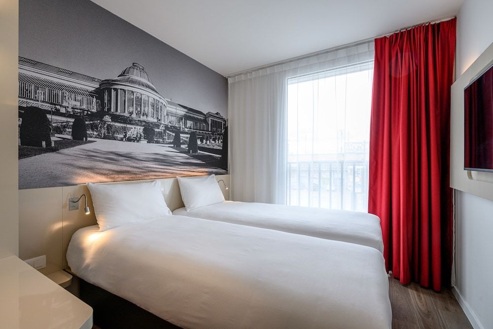 undefined B&B HOTEL Brussels Centre Gare du Midi 2
