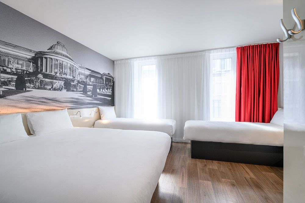 undefined B&B HOTEL Brussels Centre Gare du Midi 3