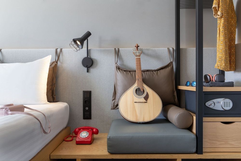 Moxy Lisbon City Room, 1 Queen Bed 10