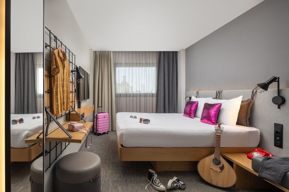 Moxy Lisbon City Room, 1 Queen Bed 3