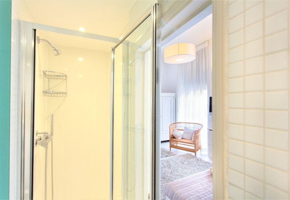 The Sumner Standard Double or Twin Room 4