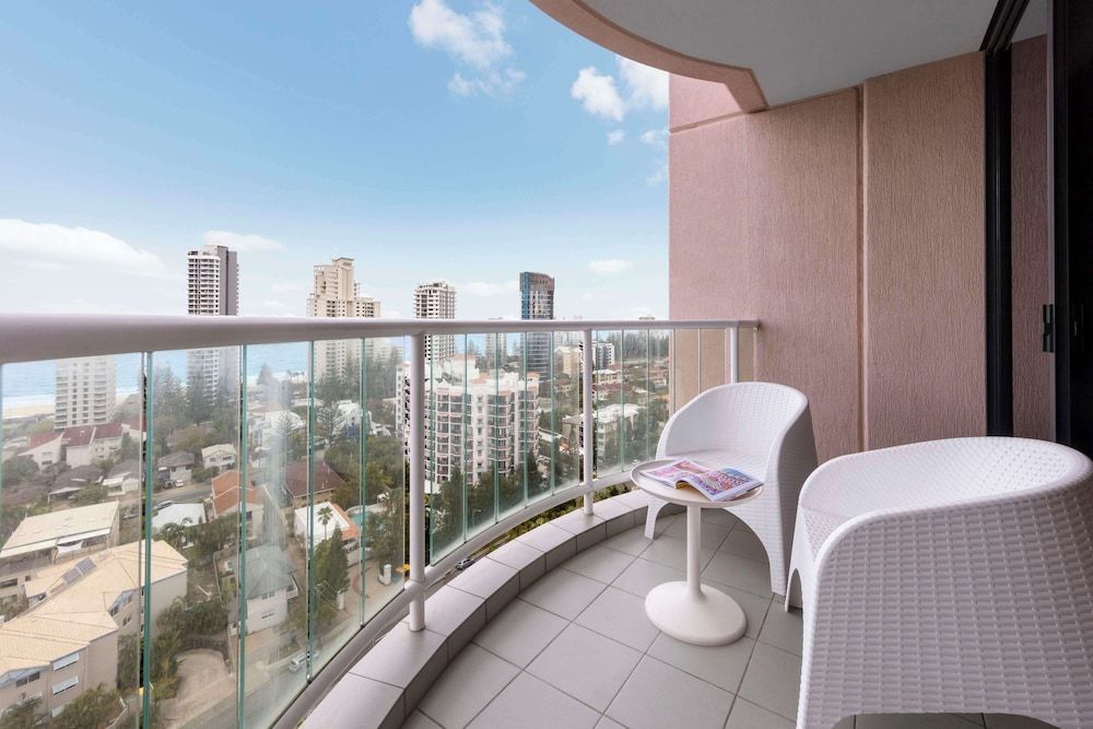 Oaks Gold Coast Hotel Hotel Room 5