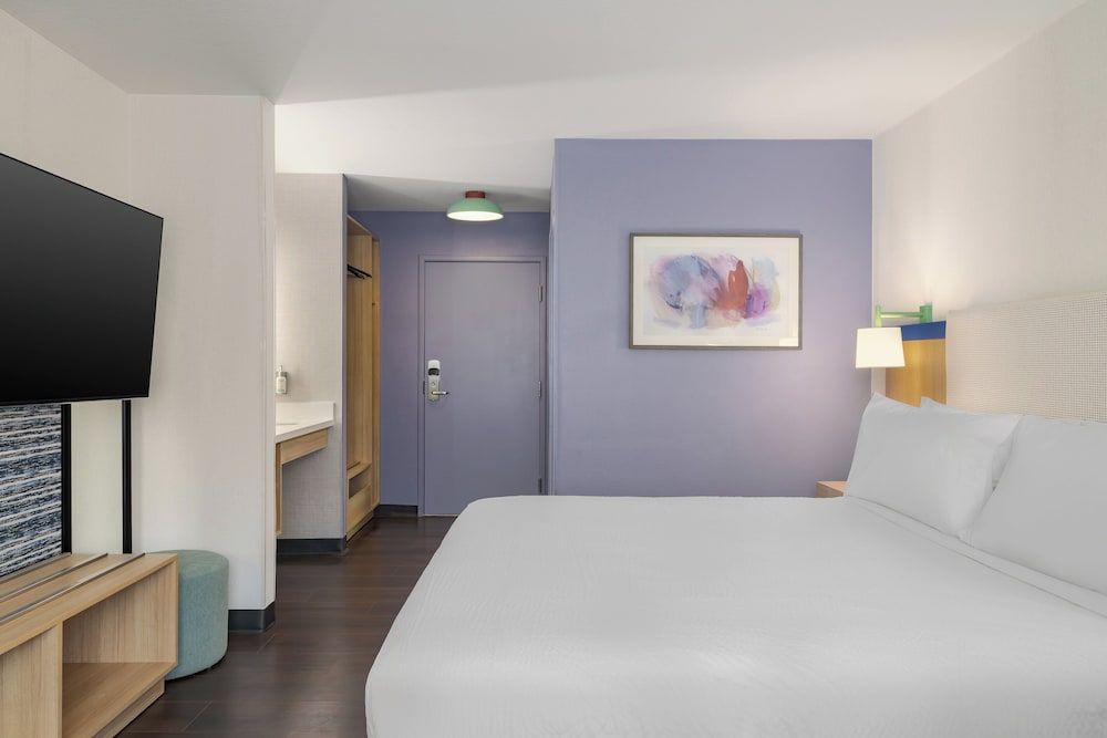 Standard Room, 1 King Bed, Accessible (Communications)