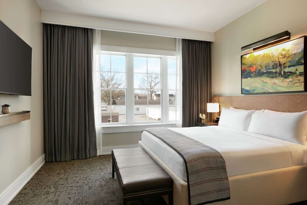 Room, 1 King Bed, Accessible, Bathtub