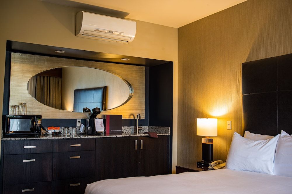 Tetherow Resort Standard Room, 1 King Bed, Resort View (Call for dog-friendly options)