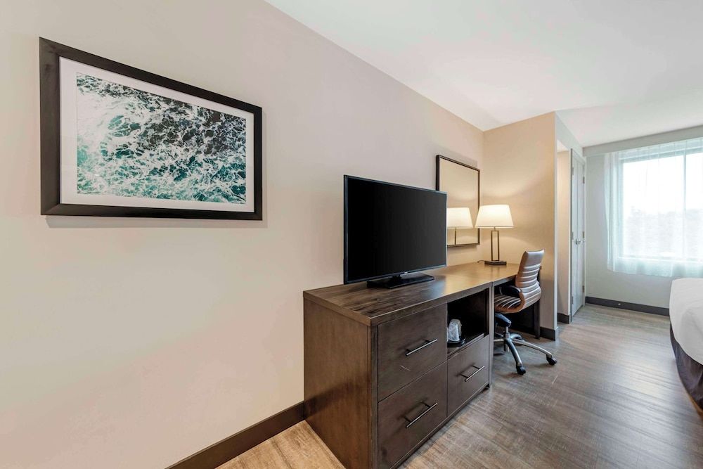 Comfort Inn & Suites Miami International Airport Room, 2 Queen Beds, Accessible, Non Smoking 6