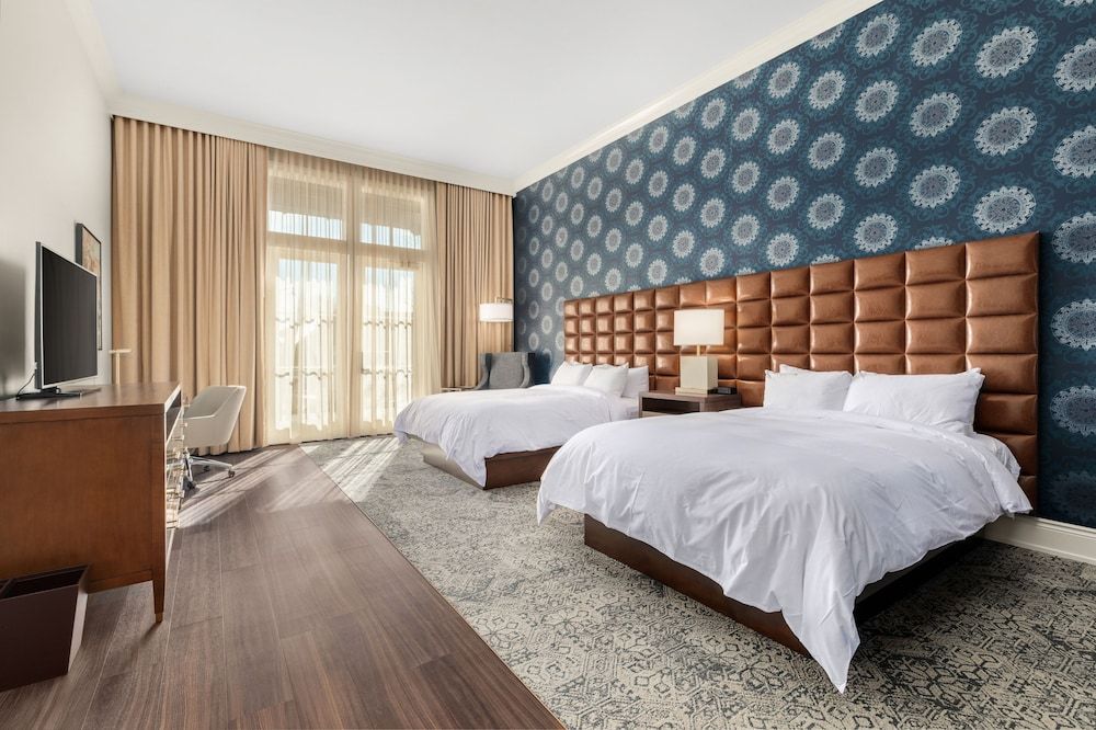 Queen Suite with Balcony