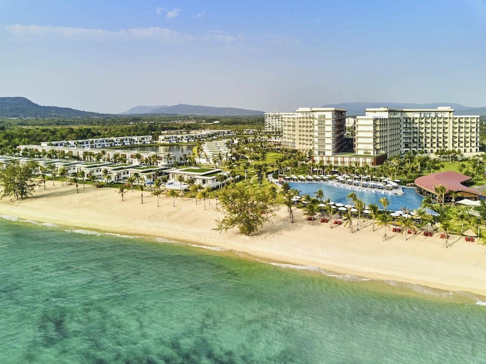 undefined Mövenpick Resort Waverly Phu Quoc