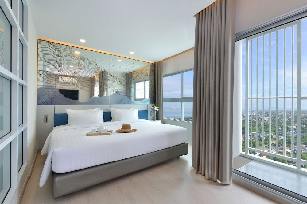 Presidential Room, 1 King Bed, City View