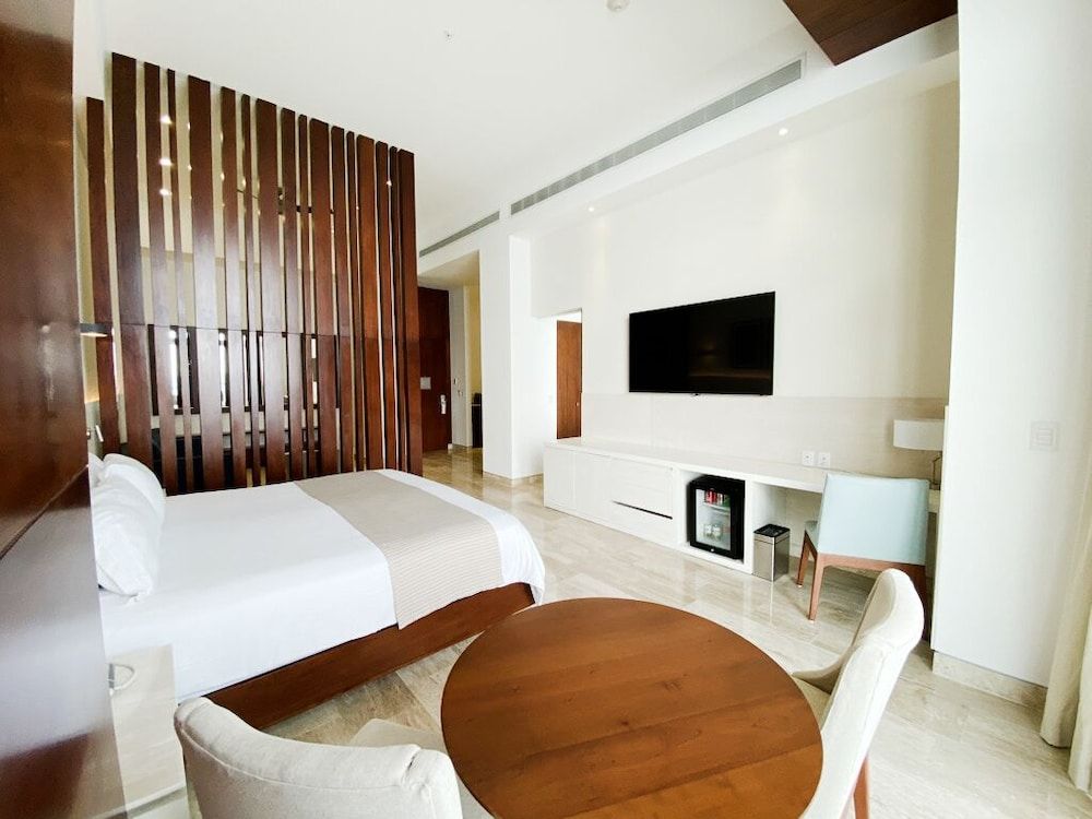 Altitude Master Suite