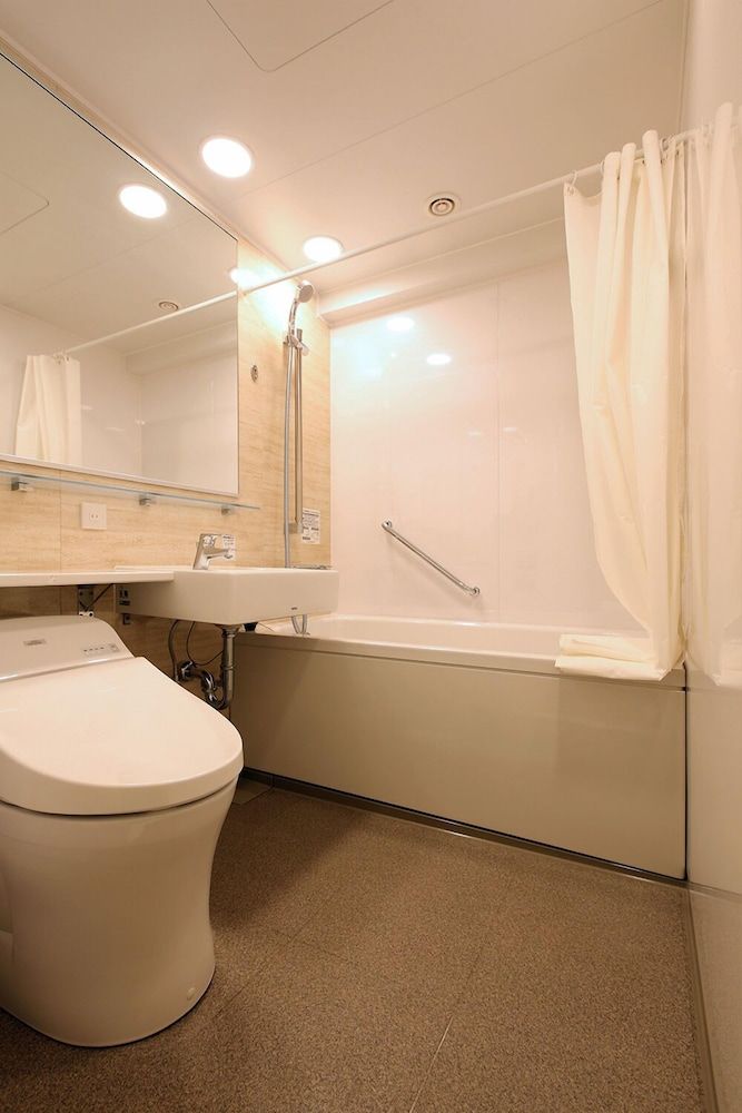 Kobe Luminous Hotel Sannomiya Semi-double Room 3