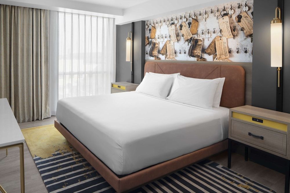 Suite (Beale Street)