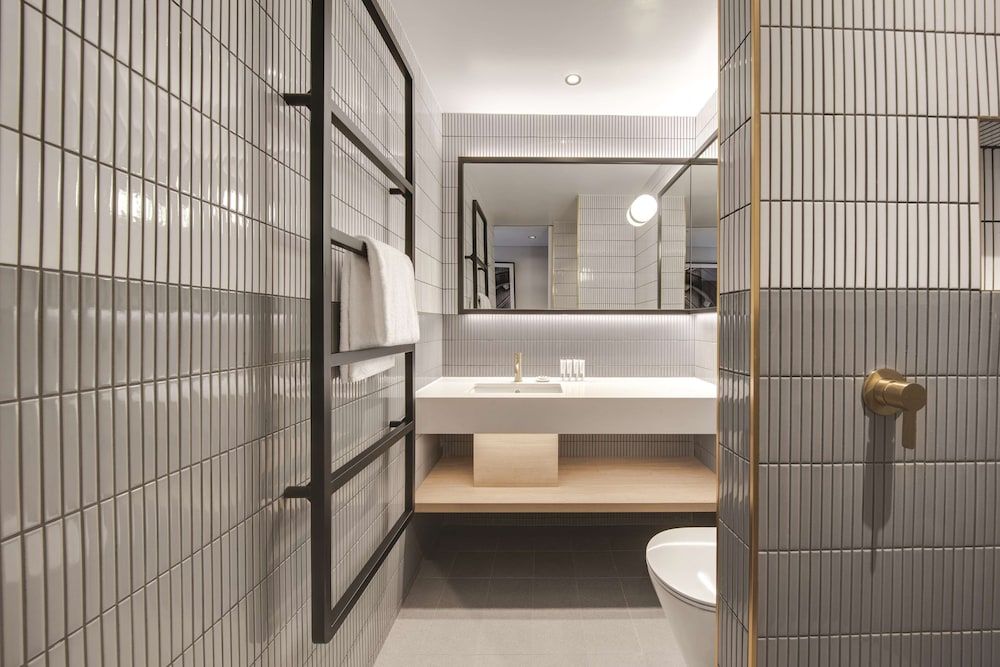 Vibe Hotel Sydney Darling Harbour Double Room, 1 Queen Bed, Balcony 7