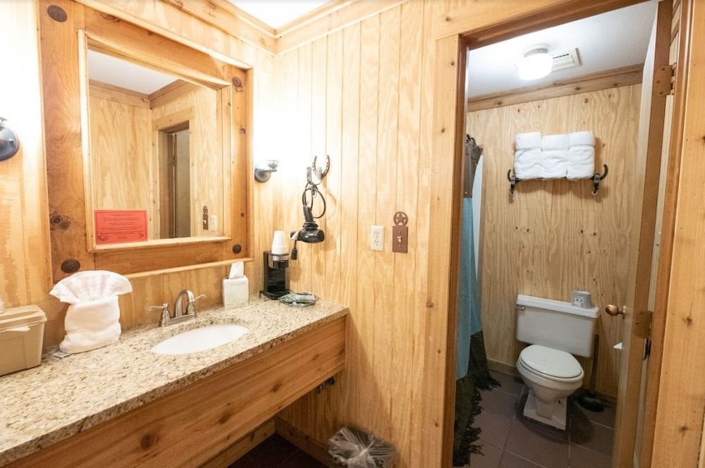 The Big Texan Motel Basic Double Room, 2 Queen Beds, Non Smoking 4