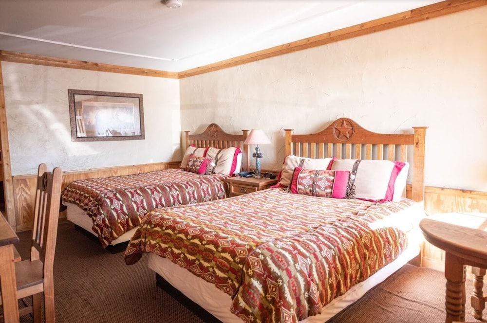 The Big Texan Motel Basic Double Room, 2 Queen Beds, Non Smoking 2