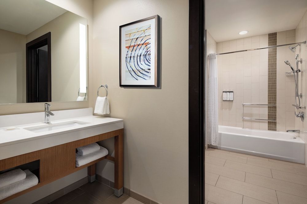 Room, Accessible, Bathtub (2 Queenbed & 1 Sofabed)