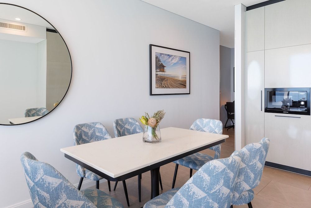 Meriton Suites Surfers Paradise Two Bedroom Ocean Suite 12