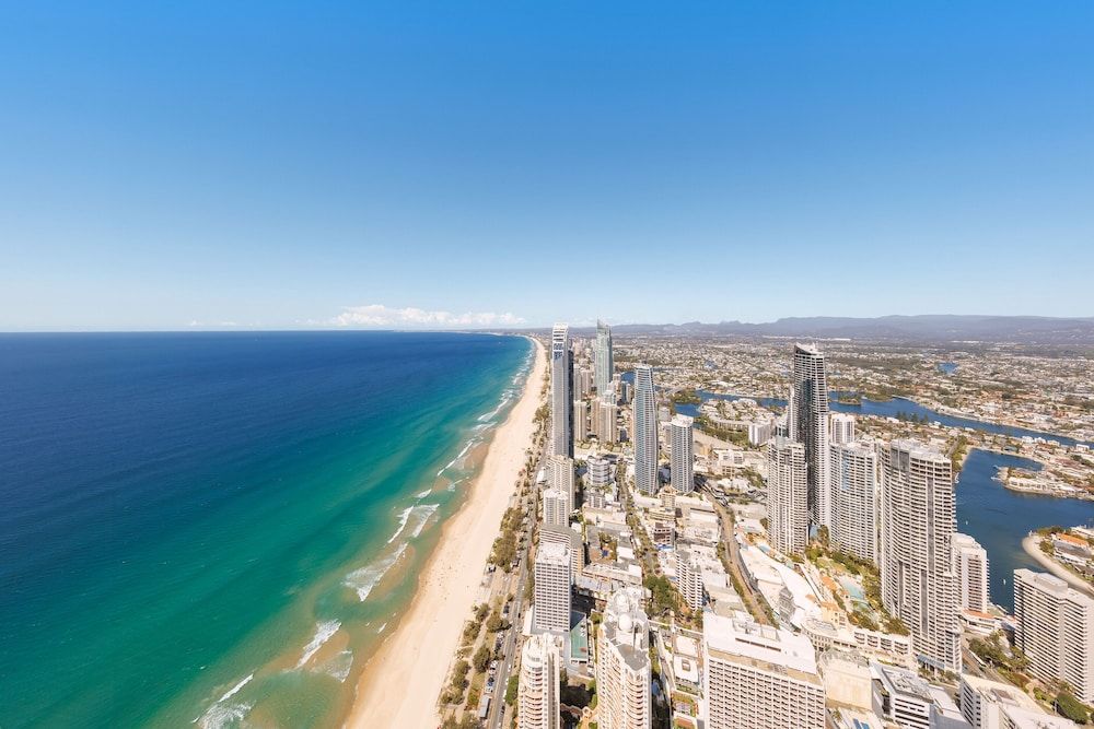 Meriton Suites Surfers Paradise Two Bedroom Ocean Sky Suite 5