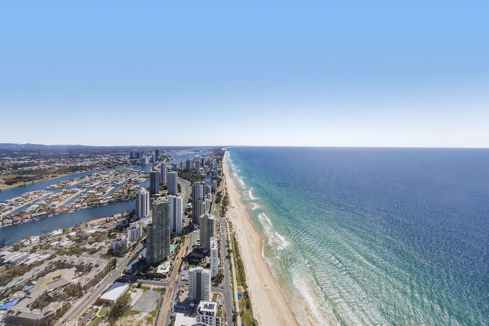 Meriton Suites Surfers Paradise 3 Bedroom Ocean Sky Suite 4