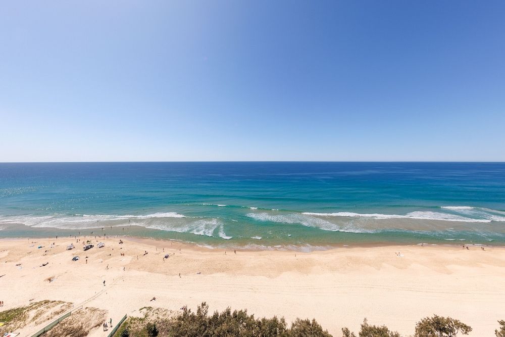 Meriton Suites Surfers Paradise Two Bedroom Ocean Suite 8